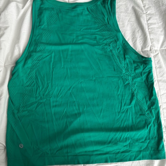 Lululemon Train To Be Tank. Size 8. - Picture 2 of 3